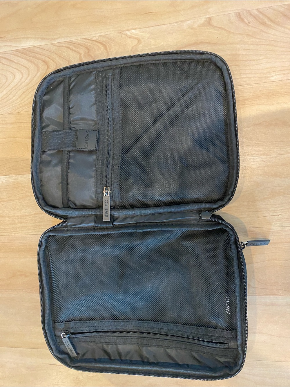 New Calpak Black Travel Tech Organizer Pouch. Never used 9.5 X 12 - Picture 3 of 4